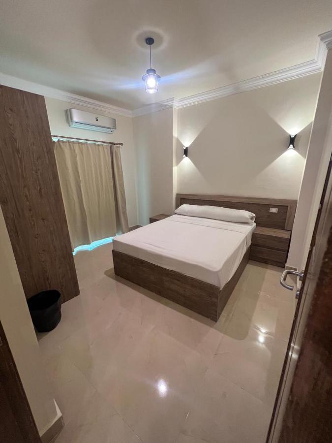 Marina Sky Apartment Hurghada Bagian luar foto