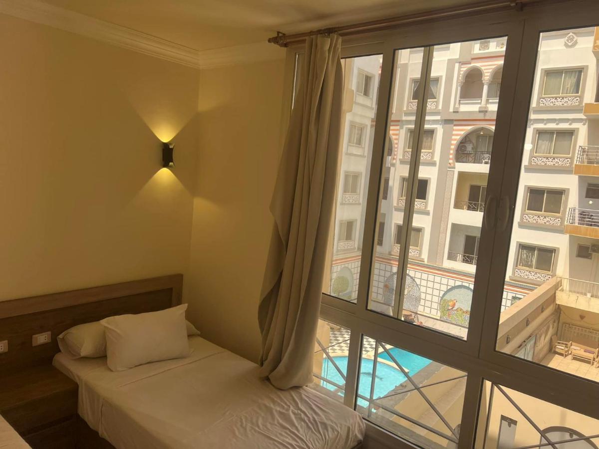 Marina Sky Apartment Hurghada Bagian luar foto