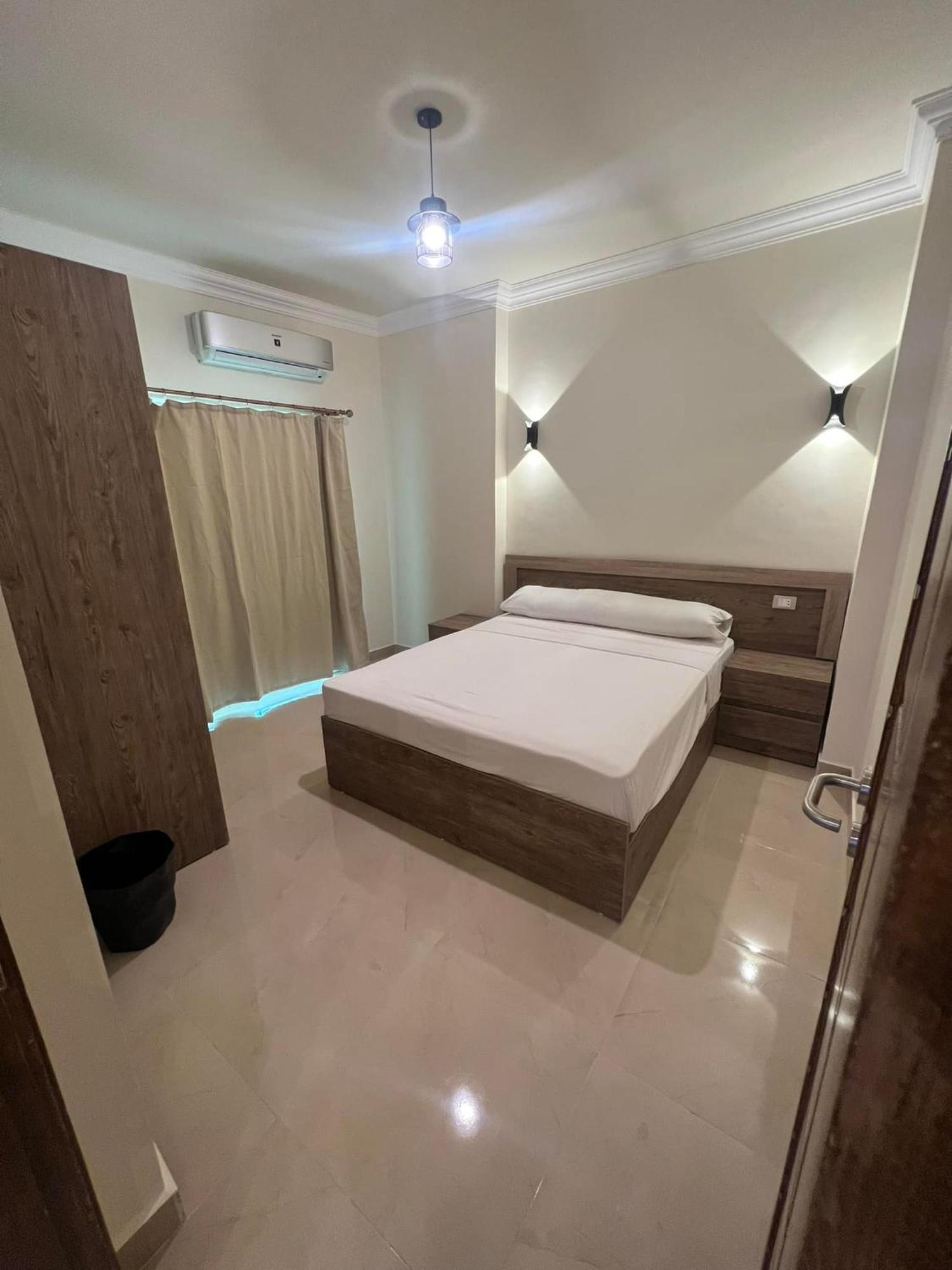 Marina Sky Apartment Hurghada Bagian luar foto