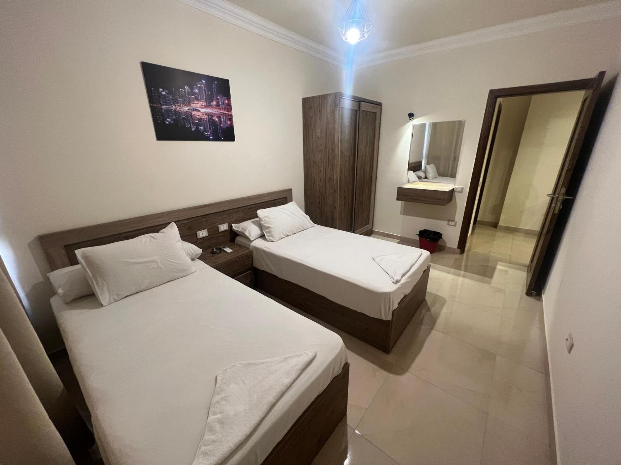 Marina Sky Apartment Hurghada Bagian luar foto