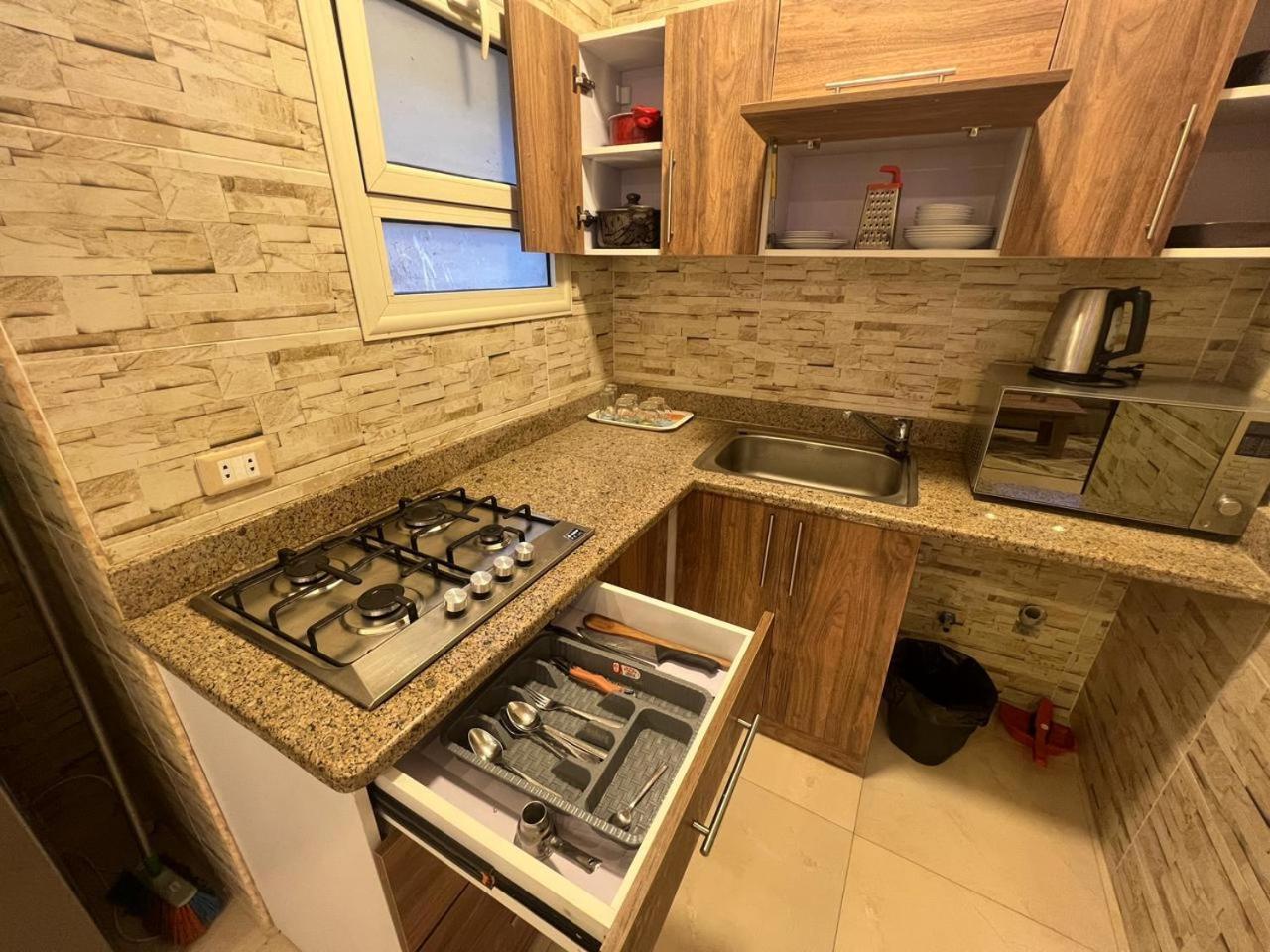 Marina Sky Apartment Hurghada Bagian luar foto