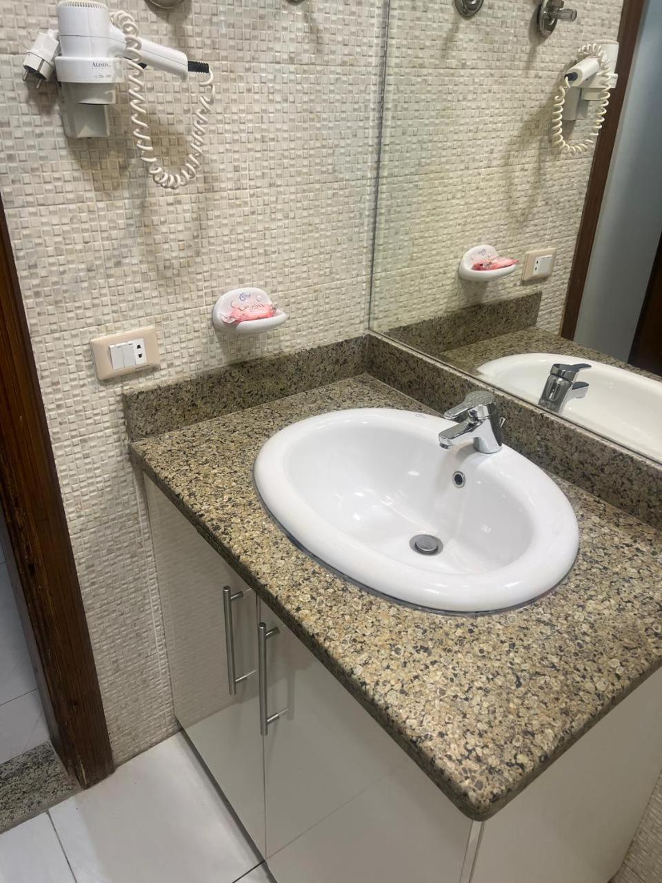 Marina Sky Apartment Hurghada Bagian luar foto